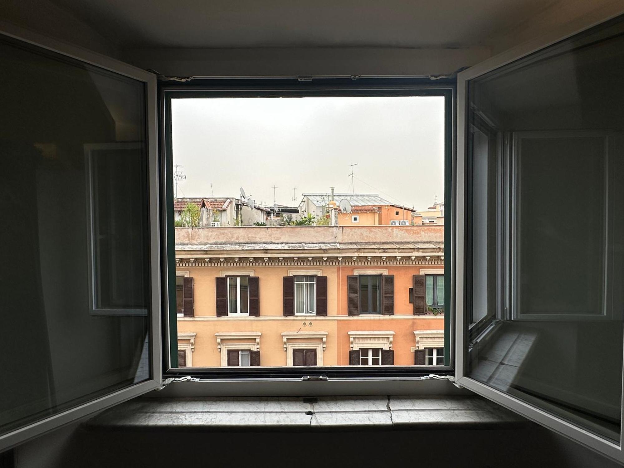 Fresco's Roma